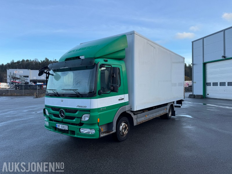 2011 Mercedes-Benz ATECO 818 L - Skapbil med løftelem - Camion fourgon: photos 1 2011 Mercedes-Benz ATECO 818 L - Skapbil med løftelem - Camion fourgon: photos 1