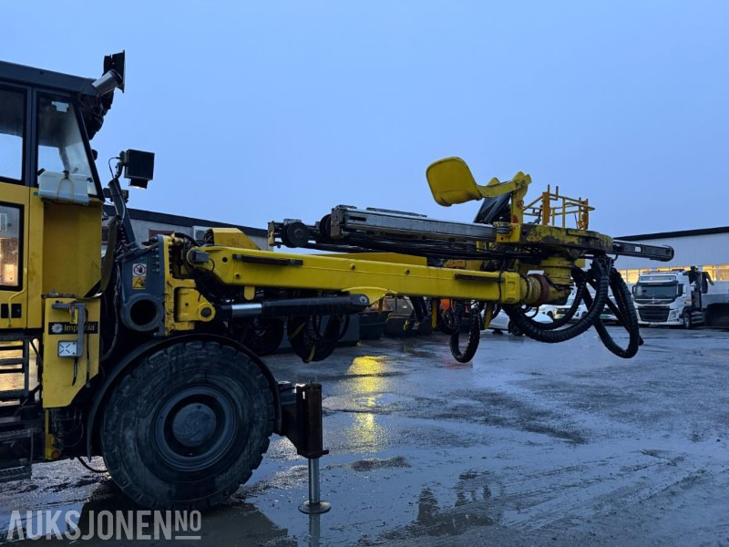 2012 Atlas Copco Boomer E2C Borerigg, To-bom oppsett med integrert kurv - Foreuse: photos 5 2012 Atlas Copco Boomer E2C Borerigg, To-bom oppsett med integrert kurv - Foreuse: photos 5