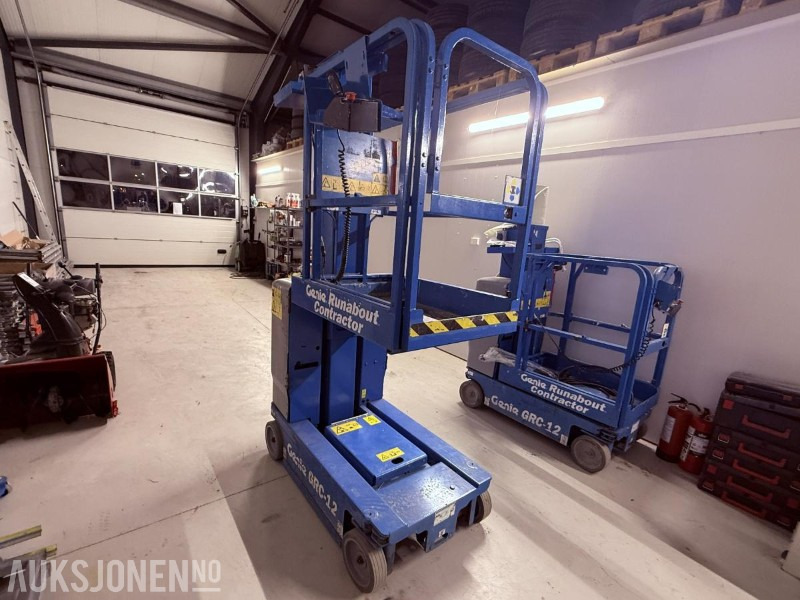 2012 Genie GRC-12 Mastelift - 5,5 m - 213 timer - Uttrekkbar plate - Nacelle: photos 3 2012 Genie GRC-12 Mastelift - 5,5 m - 213 timer - Uttrekkbar plate - Nacelle: photos 3