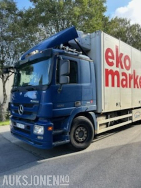 2012 Mercedes-Benz ACTROS skapbil/thermo med frys - Bilen har full service historikk - 573000 km. - Camion fourgon: photos 1 2012 Mercedes-Benz ACTROS skapbil/thermo med frys - Bilen har full service historikk - 573000 km. - Camion fourgon: photos 1