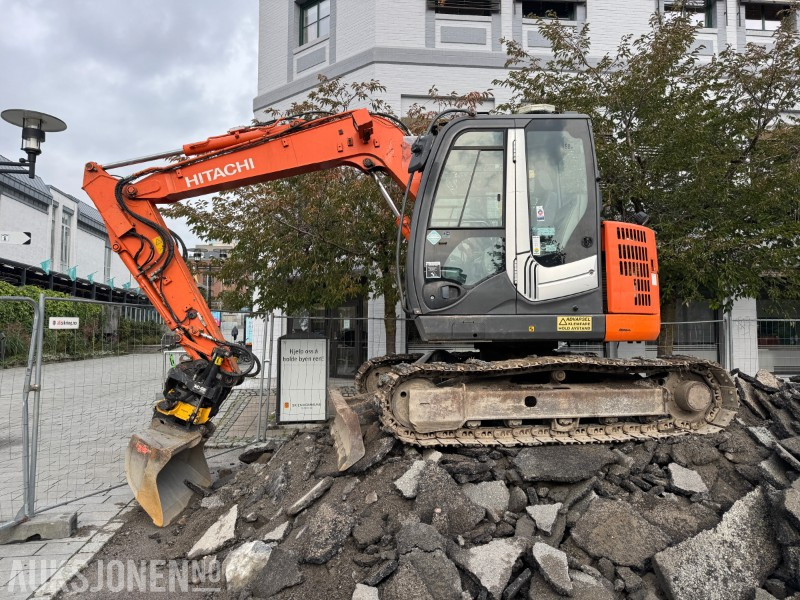 2013 Hitachi ZX85US-3 - Beltegraver - Gravemaskin - Engcon tiltrotator - Pelle: photos 2 2013 Hitachi ZX85US-3 - Beltegraver - Gravemaskin - Engcon tiltrotator - Pelle: photos 2