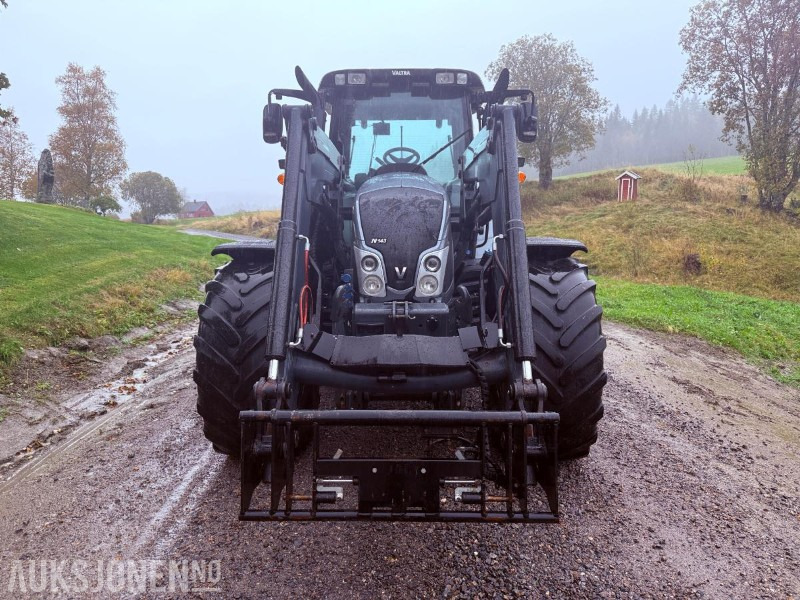 2013 Valtra N143 Direct med fronthydraulikk og kraftuttak(PTO) - Nylig EU godkjent - Tracteur agricole: photos 5 2013 Valtra N143 Direct med fronthydraulikk og kraftuttak(PTO) - Nylig EU godkjent - Tracteur agricole: photos 5