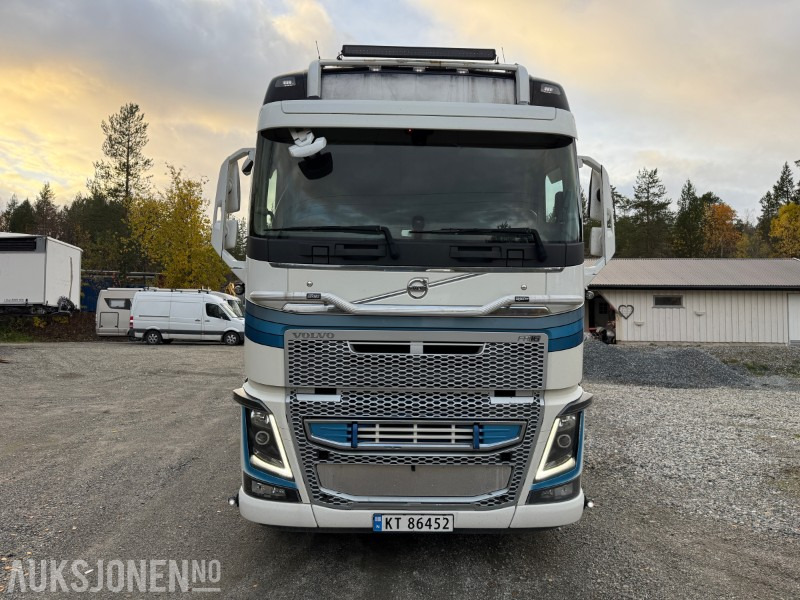 2013 Volvo FH16 750 8X4 - 430 000km - Krokbil - Kran hydraulikk - Brøyteplate - Camion ampliroll: photos 2 2013 Volvo FH16 750 8X4 - 430 000km - Krokbil - Kran hydraulikk - Brøyteplate - Camion ampliroll: photos 2