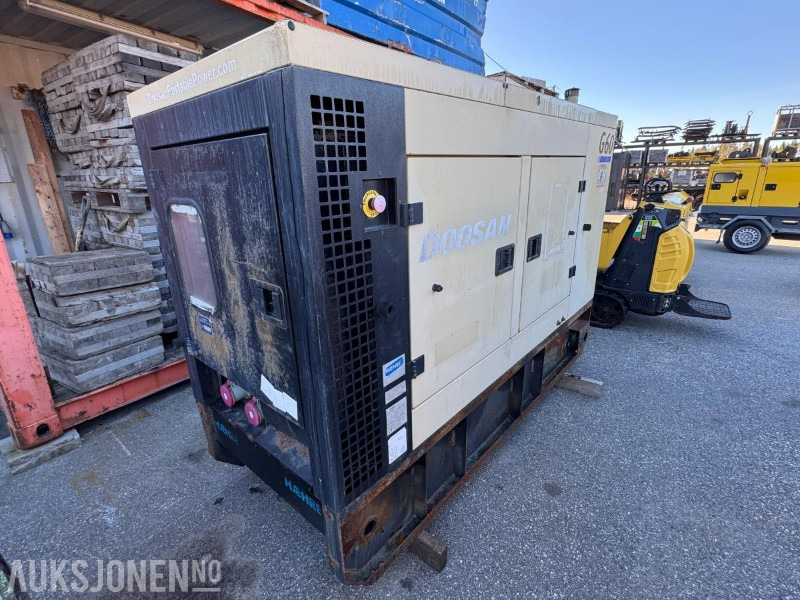 2014 Doosan G60 generator - L'équipement de construction: photos 5 2014 Doosan G60 generator - L'équipement de construction: photos 5