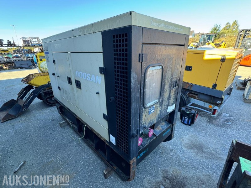 2014 Doosan G60 generator - L'équipement de construction: photos 3 2014 Doosan G60 generator - L'équipement de construction: photos 3
