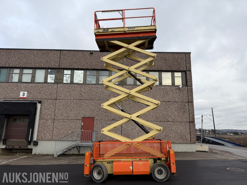 2014 JLG 4069LE - elektrisk sakselift med arbeidshøyde på 14m - Nacelle: photos 1 2014 JLG 4069LE - elektrisk sakselift med arbeidshøyde på 14m - Nacelle: photos 1