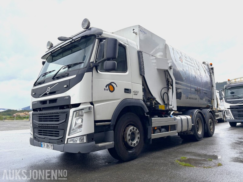 2014 Volvo FM420 EURO 6 sidelaster / komprimatorbil / renovasjonsbil - leveres med ny EU godkjenning - Benne à ordures ménagères: photos 1 2014 Volvo FM420 EURO 6 sidelaster / komprimatorbil / renovasjonsbil - leveres med ny EU godkjenning - Benne à ordures ménagères: photos 1