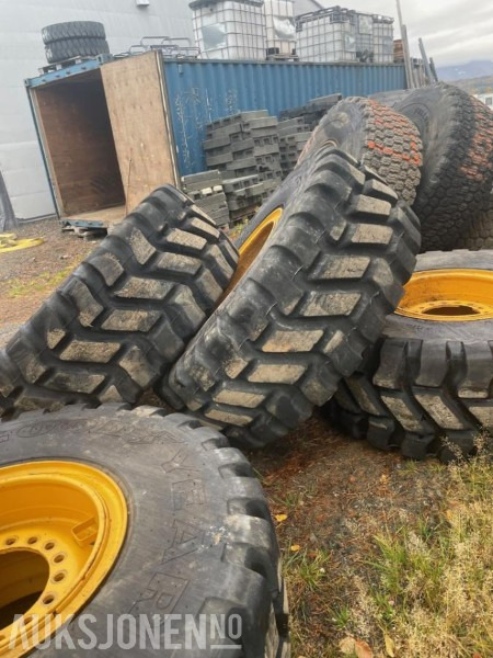 2015 4 Stk 20,5/25 GoodYear hjullasterdekk - Chargeuse sur pneus: photos 3 2015 4 Stk 20,5/25 GoodYear hjullasterdekk - Chargeuse sur pneus: photos 3