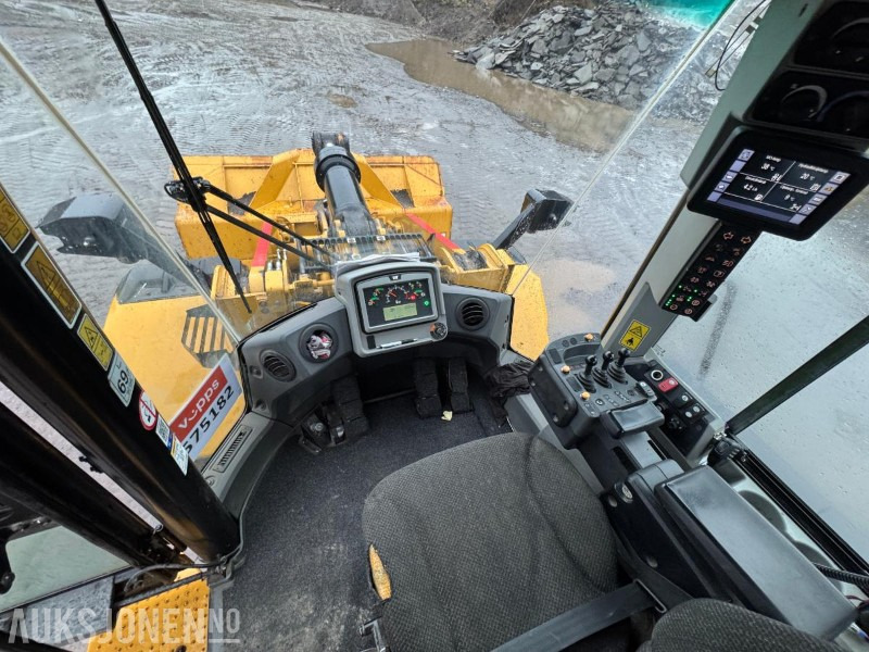Chargeuse sur pneus 2015 CAT 966M FOREST MACHINE HJULLASTER, VEKT, SENTRALSMØRING, FULL SERVICEHISTORIKK, SKUFFE: photos 21 Chargeuse sur pneus 2015 CAT 966M FOREST MACHINE HJULLASTER, VEKT, SENTRALSMØRING, FULL SERVICEHISTORIKK, SKUFFE: photos 21