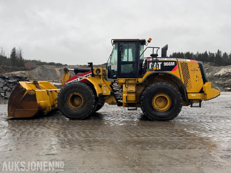 Chargeuse sur pneus 2015 CAT 966M FOREST MACHINE HJULLASTER, VEKT, SENTRALSMØRING, FULL SERVICEHISTORIKK, SKUFFE: photos 8 Chargeuse sur pneus 2015 CAT 966M FOREST MACHINE HJULLASTER, VEKT, SENTRALSMØRING, FULL SERVICEHISTORIKK, SKUFFE: photos 8