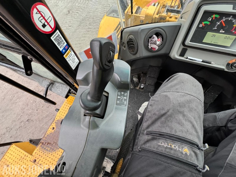 Chargeuse sur pneus 2015 CAT 966M FOREST MACHINE HJULLASTER, VEKT, SENTRALSMØRING, FULL SERVICEHISTORIKK, SKUFFE: photos 35 Chargeuse sur pneus 2015 CAT 966M FOREST MACHINE HJULLASTER, VEKT, SENTRALSMØRING, FULL SERVICEHISTORIKK, SKUFFE: photos 35