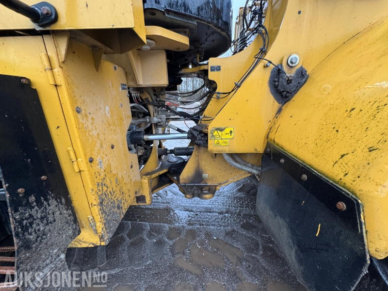 Chargeuse sur pneus 2015 CAT 966M FOREST MACHINE HJULLASTER, VEKT, SENTRALSMØRING, FULL SERVICEHISTORIKK, SKUFFE: photos 47 Chargeuse sur pneus 2015 CAT 966M FOREST MACHINE HJULLASTER, VEKT, SENTRALSMØRING, FULL SERVICEHISTORIKK, SKUFFE: photos 47