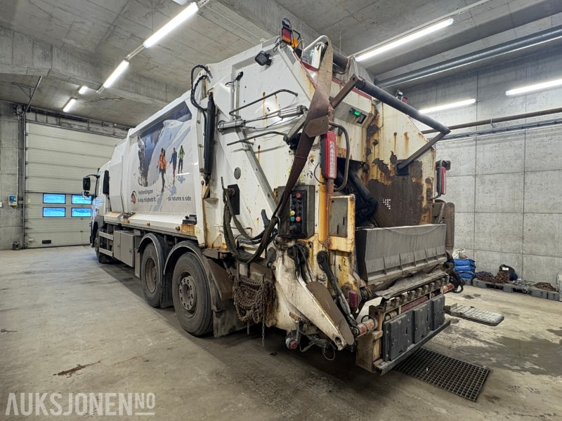 2015 Volvo FMX 420 EURO 6T komprimatorbil med 2 kammer og sidelaster - Benne à ordures ménagères: photos 4 2015 Volvo FMX 420 EURO 6T komprimatorbil med 2 kammer og sidelaster - Benne à ordures ménagères: photos 4