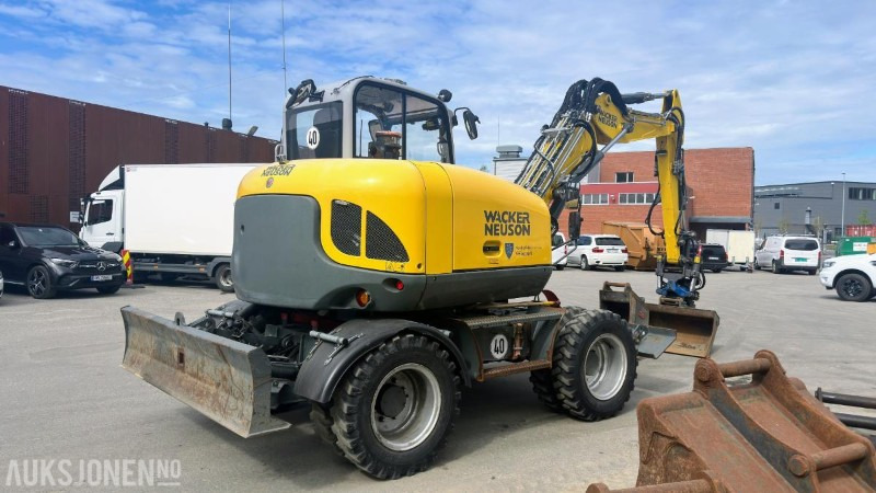 2015 Wacker Neuson EW100 Gravemaskin / Hjulgraver Tiltrotator Pusseskuffe Kabelskuffe 3224 timer - Pelle: photos 4 2015 Wacker Neuson EW100 Gravemaskin / Hjulgraver Tiltrotator Pusseskuffe Kabelskuffe 3224 timer - Pelle: photos 4