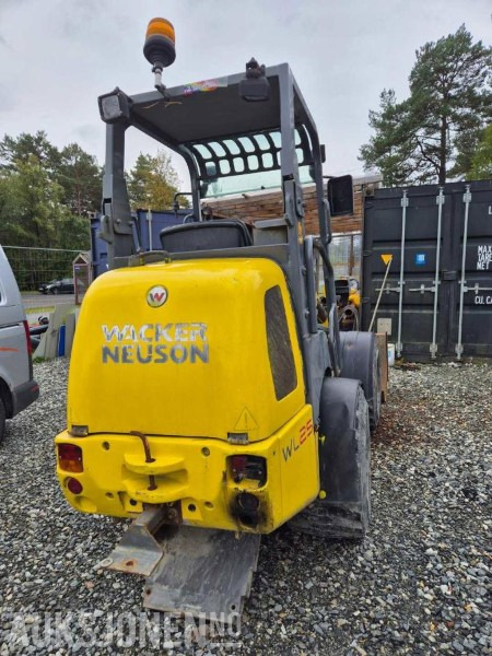2015 Wacker Neuson WL 25 hjullaster med kost og skuff - Mini chargeuse: photos 3 2015 Wacker Neuson WL 25 hjullaster med kost og skuff - Mini chargeuse: photos 3