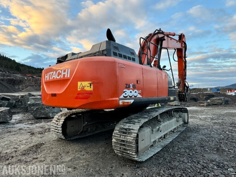 2016 Hitachi ZX300LC-6 - 31.600 kg - OilQuick - Webasto - Bunkringspumpe - Hammerhydraulikk / tilleggshydraulikk - Sertifiseres før salg - Pelle: photos 5 2016 Hitachi ZX300LC-6 - 31.600 kg - OilQuick - Webasto - Bunkringspumpe - Hammerhydraulikk / tilleggshydraulikk - Sertifiseres før salg - Pelle: photos 5