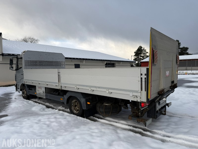 2016 Mercedes-Benz Atego 816 planbil med Zepro løftelem - C1 førarkort - Eu godkjent - Camion plateau: photos 3 2016 Mercedes-Benz Atego 816 planbil med Zepro løftelem - C1 førarkort - Eu godkjent - Camion plateau: photos 3
