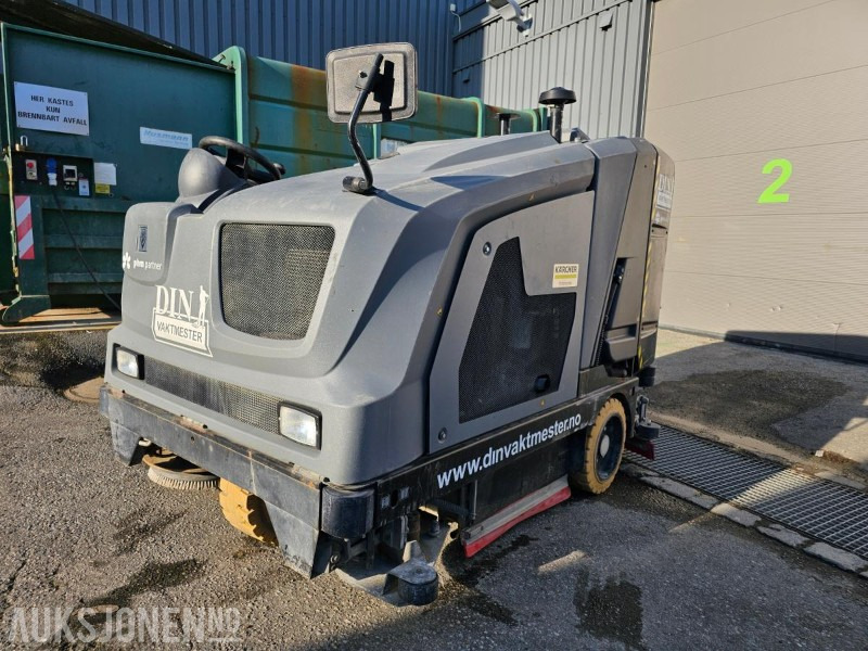 2017 Kärcher B300 RID dieseldrevet gulvvaskaskin med tippfunksjon for tømming - L'équipement de construction: photos 1 2017 Kärcher B300 RID dieseldrevet gulvvaskaskin med tippfunksjon for tømming - L'équipement de construction: photos 1