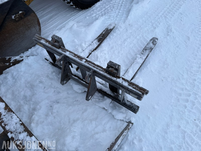 Chargeuse sur pneus 2017 KramerAllrad 5035 - Pallegaffler - Planeringsskuffe - 1543T: photos 22 Chargeuse sur pneus 2017 KramerAllrad 5035 - Pallegaffler - Planeringsskuffe - 1543T: photos 22