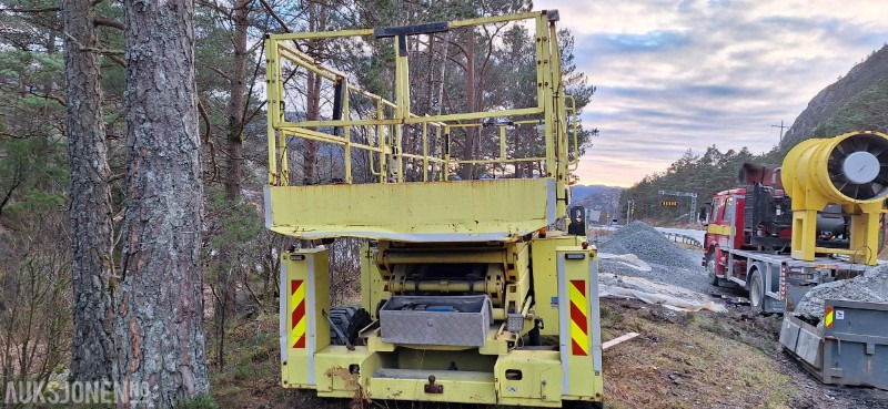 2017 MEC 3392RT-T Terrengsakselift – 4WD – Stor plattform – rep objekt - Nacelle: photos 3 2017 MEC 3392RT-T Terrengsakselift – 4WD – Stor plattform – rep objekt - Nacelle: photos 3