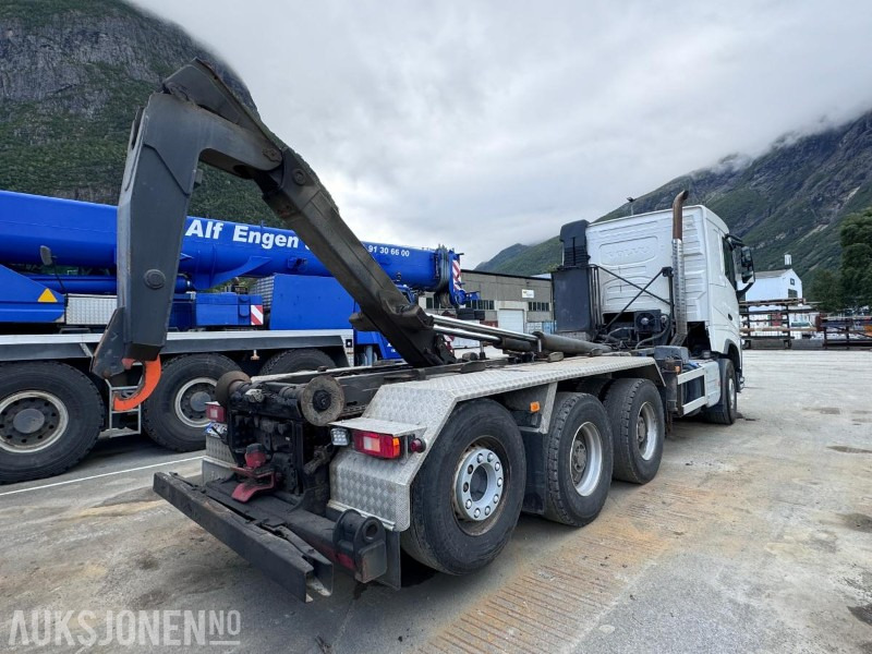 2018 Volvo FH 550 - 8x4 Tridem - Krokløft - Brøyterigget - 10 tonns framaksel - Sideplog - 20 tonns krok med knekk og fjernstyring - Camion ampliroll: photos 4 2018 Volvo FH 550 - 8x4 Tridem - Krokløft - Brøyterigget - 10 tonns framaksel - Sideplog - 20 tonns krok med knekk og fjernstyring - Camion ampliroll: photos 4