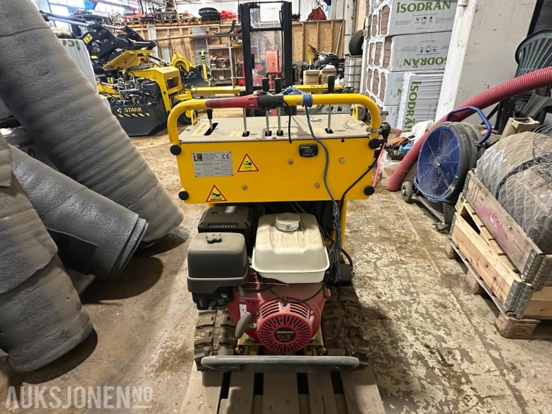 2020 Gabin MAK A-Traction - Beltegående kjedegraver med ståplate - Gått 10 timer - L'équipement de construction: photos 3 2020 Gabin MAK A-Traction - Beltegående kjedegraver med ståplate - Gått 10 timer - L'équipement de construction: photos 3