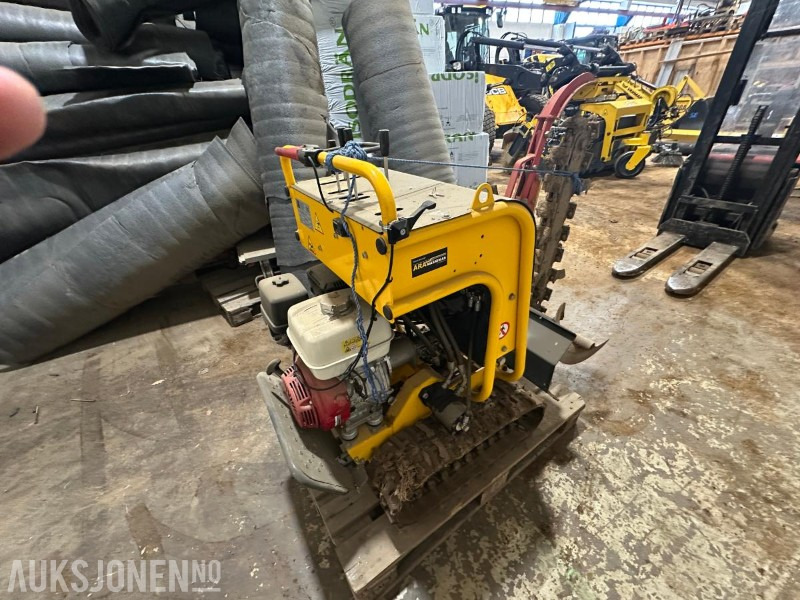 2020 Gabin MAK A-Traction - Beltegående kjedegraver med ståplate - Gått 10 timer - L'équipement de construction: photos 2 2020 Gabin MAK A-Traction - Beltegående kjedegraver med ståplate - Gått 10 timer - L'équipement de construction: photos 2