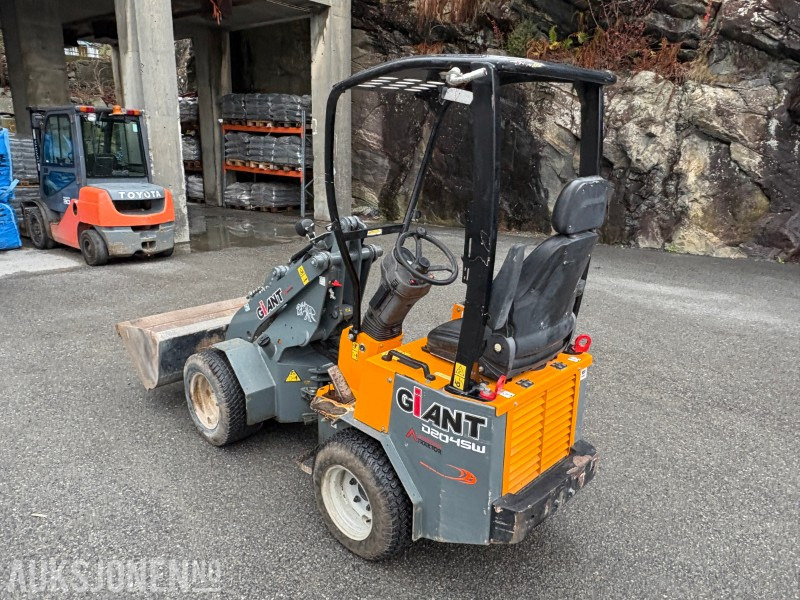 2021 Giant D204SW Kompaktlaster / hjullaster / minihjullaster - Mini chargeuse: photos 4 2021 Giant D204SW Kompaktlaster / hjullaster / minihjullaster - Mini chargeuse: photos 4