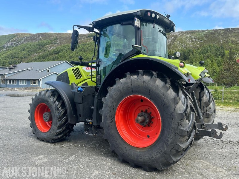 2022 Claas Axion 870 - 2261 timer - CMATIC - CMOTION - LED-arbeidslys - Tracteur agricole: photos 3 2022 Claas Axion 870 - 2261 timer - CMATIC - CMOTION - LED-arbeidslys - Tracteur agricole: photos 3