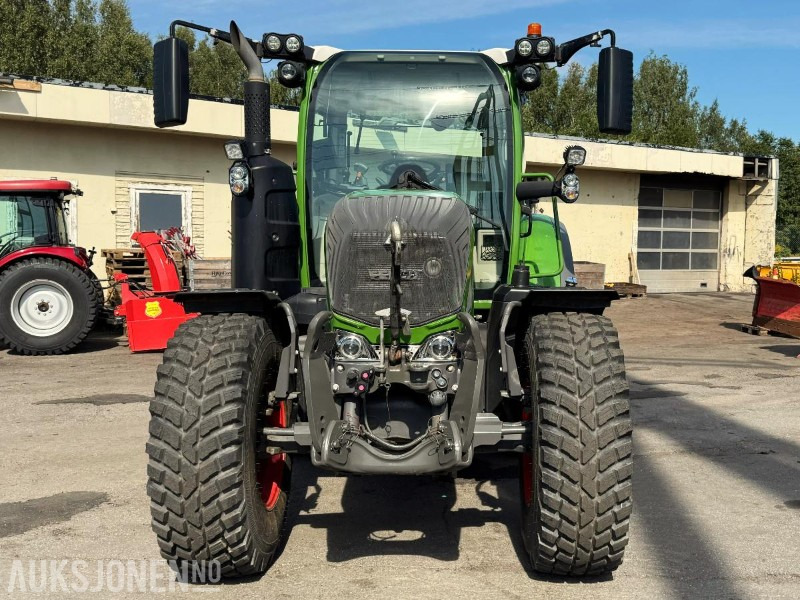 2022 Fendt 314 Vario DP 152 hk | serviceavtale | trinnløs girkasse | 12" FendtONE terminal | forakselfjæring | luftbrems - Tracteur agricole: photos 2 2022 Fendt 314 Vario DP 152 hk | serviceavtale | trinnløs girkasse | 12" FendtONE terminal | forakselfjæring | luftbrems - Tracteur agricole: photos 2
