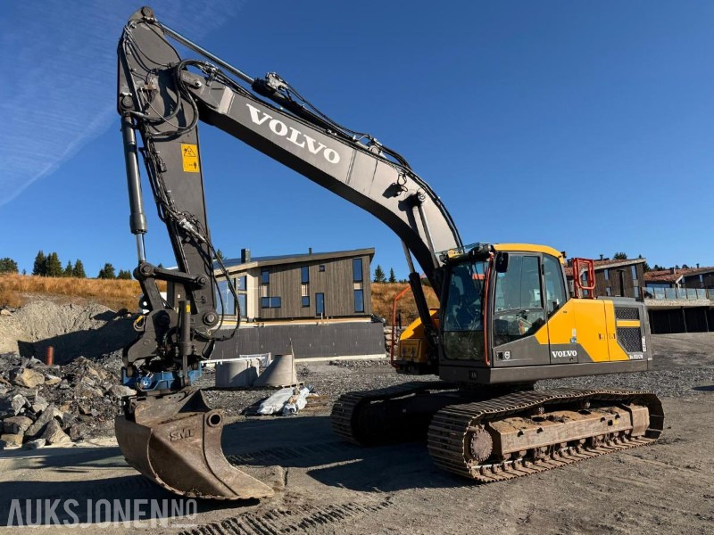 2022 Volvo EC220ELL - SMP TILTROTATOR-GPS-SERVICEHISTORIKK - 3013T - Pelle: photos 1 2022 Volvo EC220ELL - SMP TILTROTATOR-GPS-SERVICEHISTORIKK - 3013T - Pelle: photos 1