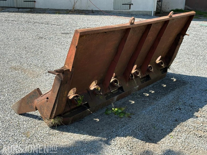 3meter Stubbebryter med 8 tenner - dyrkeskjær til doser - L'équipement de construction: photos 3 3meter Stubbebryter med 8 tenner - dyrkeskjær til doser - L'équipement de construction: photos 3