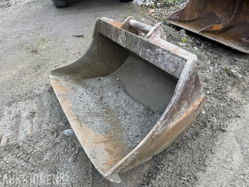2000 BSM 600 liter pusseskuffe S60 feste, bredde 1450 mm - Accessoire pour Engins de chantier: photos 1 2000 BSM 600 liter pusseskuffe S60 feste, bredde 1450 mm - Accessoire pour Engins de chantier: photos 1