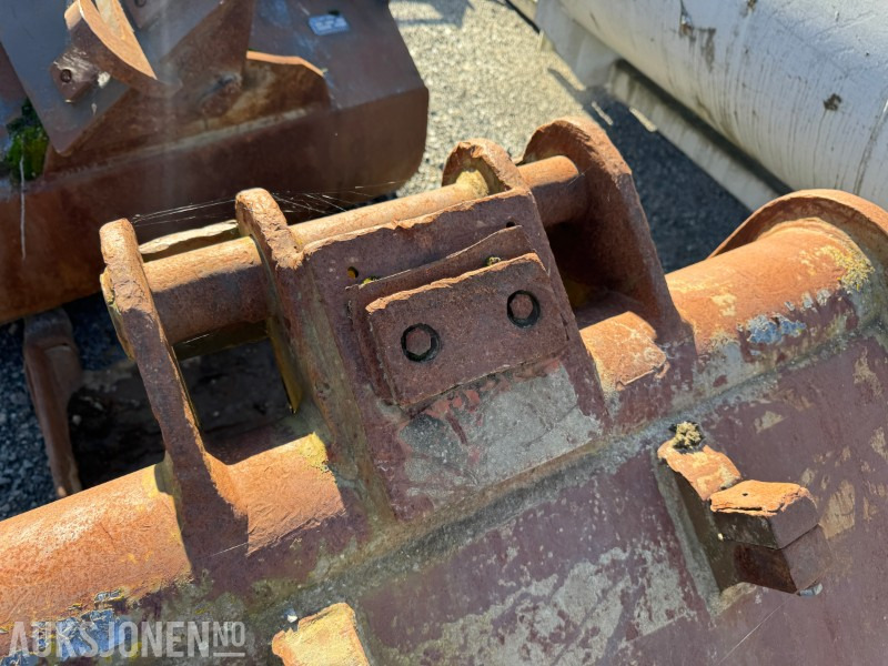 2000 Gjerstad graveskuffe med tenner1150 mm bredde, 1150 liter. KM20 feste. Brukt på Volvo EC210. - Accessoire pour Engins de chantier: photos 5 2000 Gjerstad graveskuffe med tenner1150 mm bredde, 1150 liter. KM20 feste. Brukt på Volvo EC210. - Accessoire pour Engins de chantier: photos 5