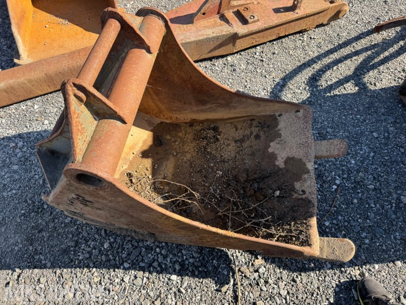 2000 SMP graveskuffe med tenner. S50 feste, 285 liter - Accessoire pour Engins de chantier: photos 1 2000 SMP graveskuffe med tenner. S50 feste, 285 liter - Accessoire pour Engins de chantier: photos 1