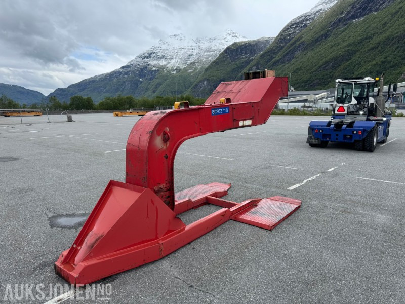 2004 Bollnäs verkstad - GN35 Svanehals for teminaltraktor - Accessoire pour Engins de chantier: photos 4 2004 Bollnäs verkstad - GN35 Svanehals for teminaltraktor - Accessoire pour Engins de chantier: photos 4