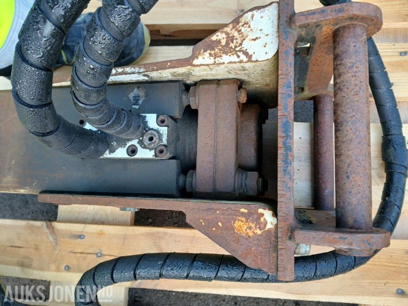 2006 Globram RM45 Hydraulisk Pigghammer, S30 feste - Accessoire pour Engins de chantier: photos 4 2006 Globram RM45 Hydraulisk Pigghammer, S30 feste - Accessoire pour Engins de chantier: photos 4
