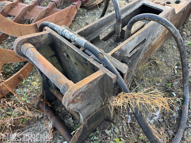 2008 Daemo DMB180 pigghammer - Accessoire pour Engins de chantier: photos 4 2008 Daemo DMB180 pigghammer - Accessoire pour Engins de chantier: photos 4