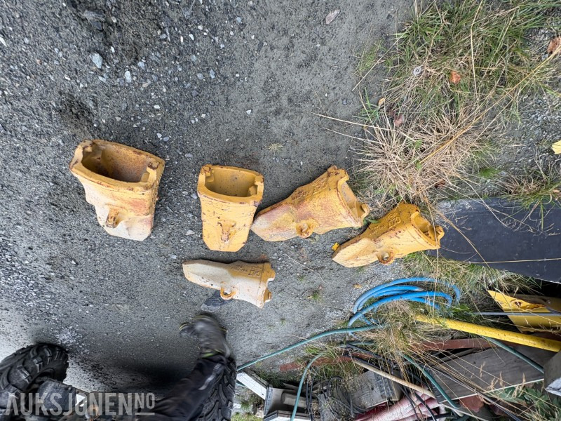 Cat graveskuffetenner til gravemaskin og/eller hjullaster - Accessoire pour Engins de chantier: photos 3 Cat graveskuffetenner til gravemaskin og/eller hjullaster - Accessoire pour Engins de chantier: photos 3