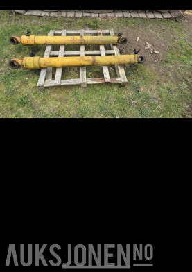 Komatsu 210 sylindere - Accessoire pour Engins de chantier: photos 1 Komatsu 210 sylindere - Accessoire pour Engins de chantier: photos 1