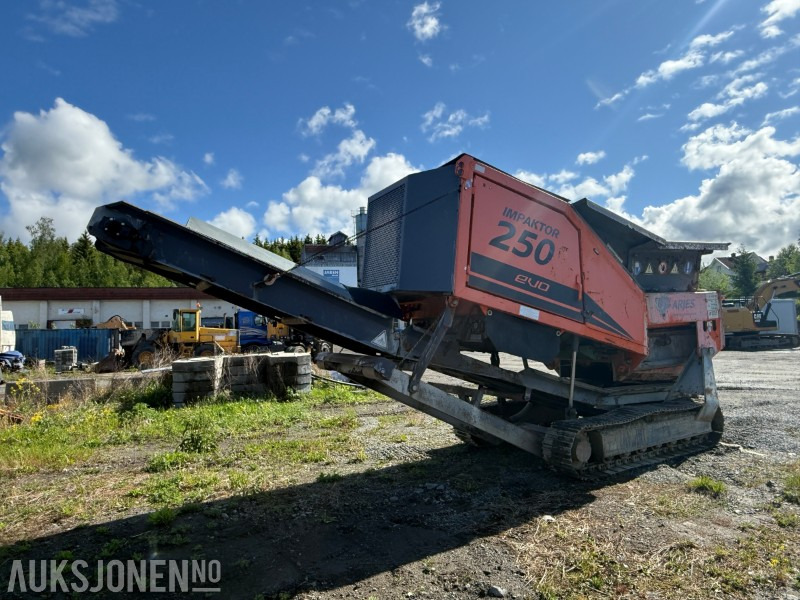 Arjes Impaktor 250 evo kvern - 2 sett med knusekassetter - Servicekit - 922 arbeidstimer - Broyeur industriel: photos 1 Arjes Impaktor 250 evo kvern - 2 sett med knusekassetter - Servicekit - 922 arbeidstimer - Broyeur industriel: photos 1