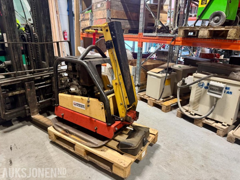 Dynapac LG 500 – Vibroplate - L'équipement de construction: photos 2 Dynapac LG 500 – Vibroplate - L'équipement de construction: photos 2