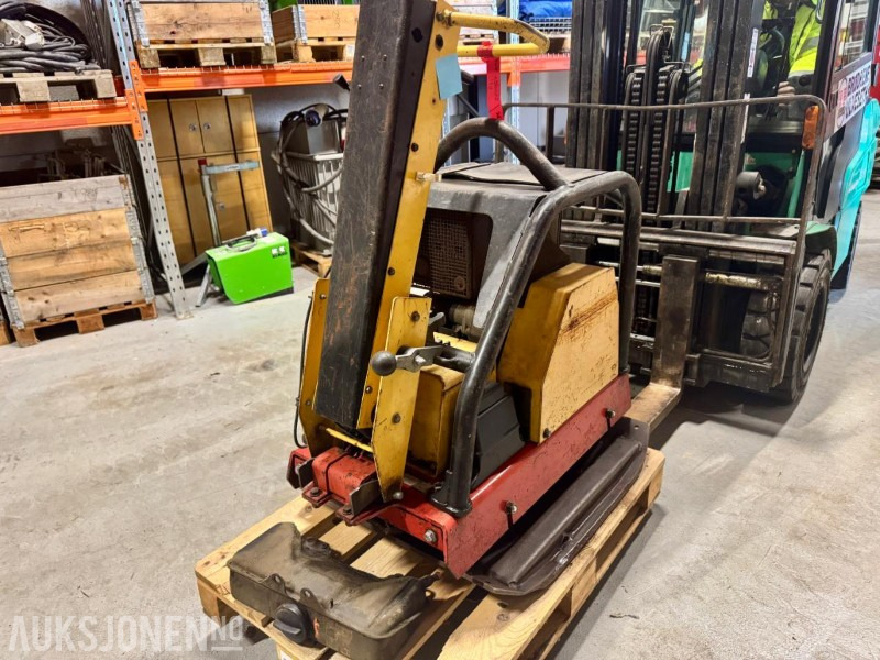 Dynapac LG 500 – Vibroplate - L'équipement de construction: photos 1 Dynapac LG 500 – Vibroplate - L'équipement de construction: photos 1