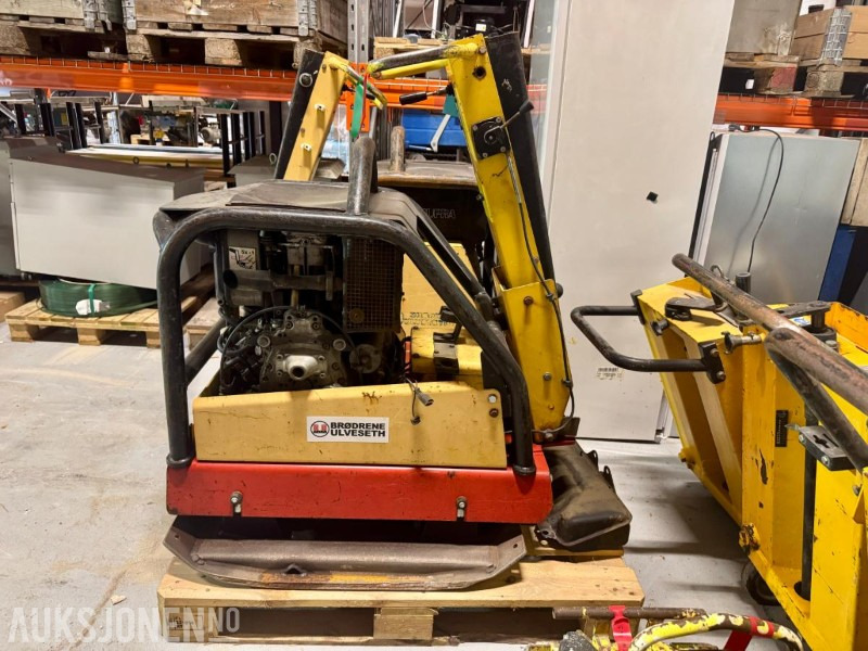 Dynapac LG 500 – Vibroplate - L'équipement de construction: photos 5 Dynapac LG 500 – Vibroplate - L'équipement de construction: photos 5