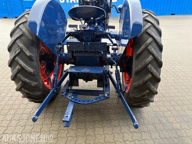 Tracteur agricole Ford Fordson-Stegamajor E27N: photos 9 Tracteur agricole Ford Fordson-Stegamajor E27N: photos 9