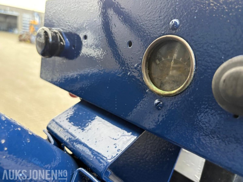 Tracteur agricole Ford Fordson-Stegamajor E27N: photos 20 Tracteur agricole Ford Fordson-Stegamajor E27N: photos 20