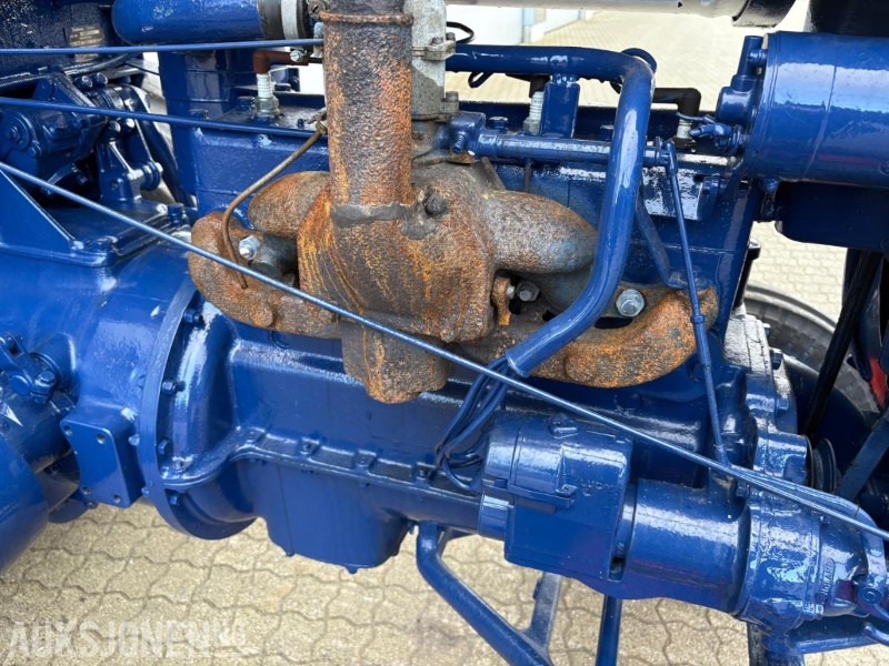 Tracteur agricole Ford Fordson-Stegamajor E27N: photos 16 Tracteur agricole Ford Fordson-Stegamajor E27N: photos 16