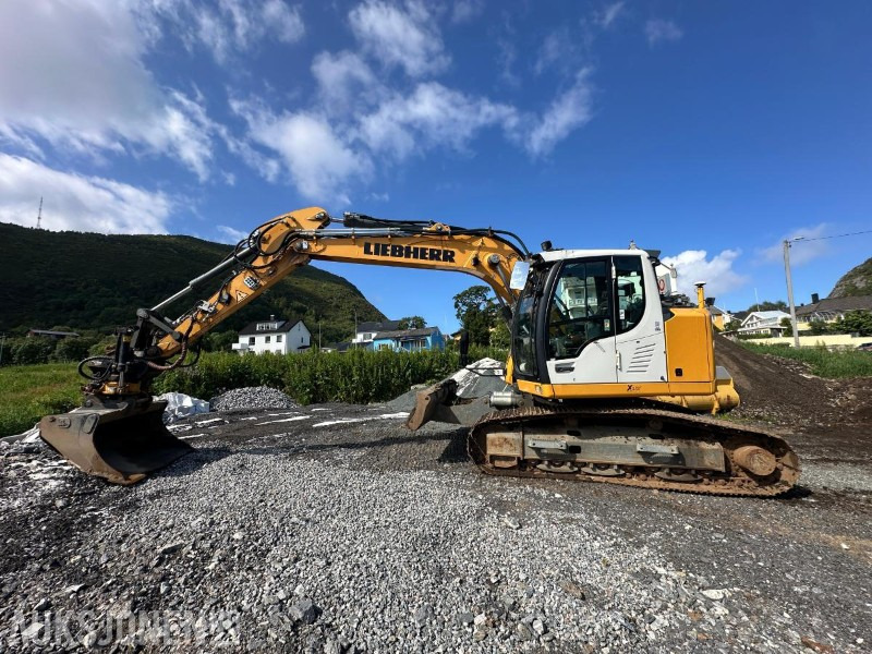 Liebherr R914 STD Compact Litronic Beltegraver - 2932 Timer - Sentralsmøring - Novatron 3D GPS - 4 Skuffer - Pelle: photos 2 Liebherr R914 STD Compact Litronic Beltegraver - 2932 Timer - Sentralsmøring - Novatron 3D GPS - 4 Skuffer - Pelle: photos 2