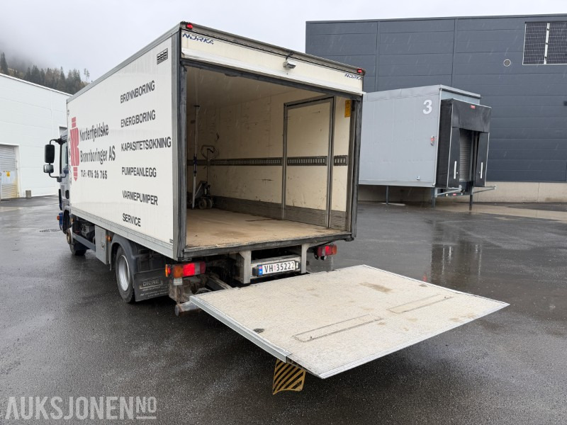 MAN TGL 8.180 4x2BL – 2011-modell – Skapbil med lift - Camion fourgon: photos 4 MAN TGL 8.180 4x2BL – 2011-modell – Skapbil med lift - Camion fourgon: photos 4