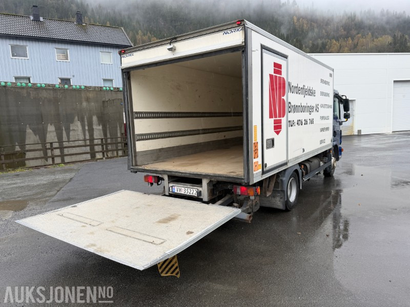 MAN TGL 8.180 4x2BL – 2011-modell – Skapbil med lift - Camion fourgon: photos 3 MAN TGL 8.180 4x2BL – 2011-modell – Skapbil med lift - Camion fourgon: photos 3